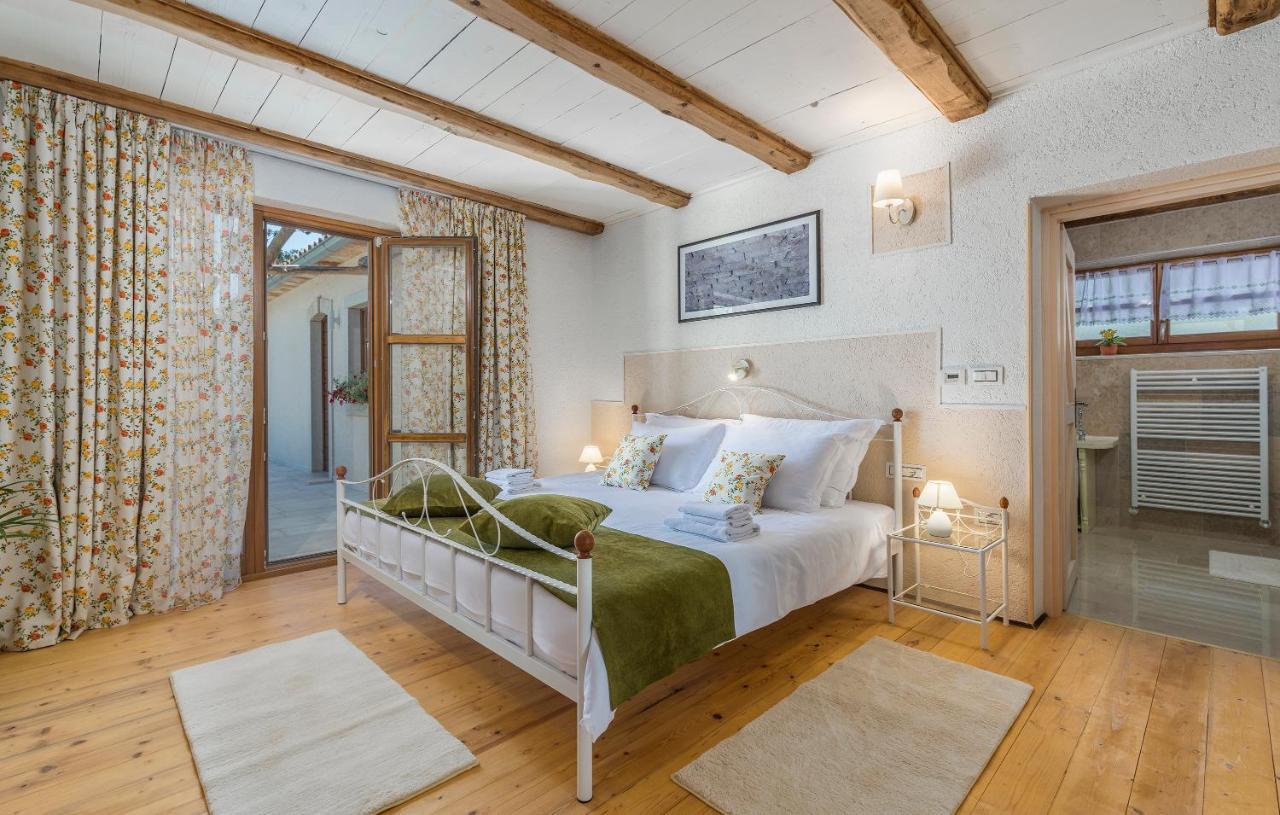 Family Villa Lipica With Private Pool And Jacuzzi Pazin Extérieur photo