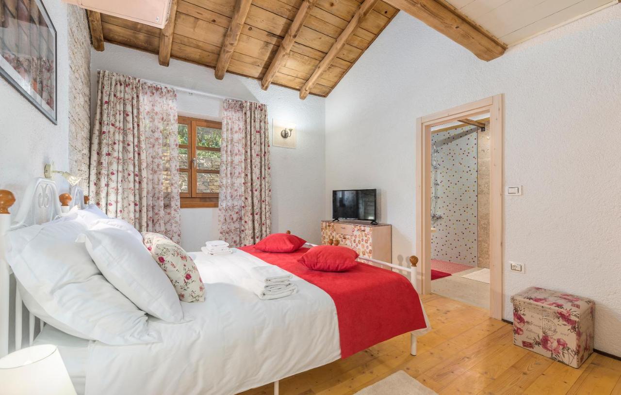 Family Villa Lipica With Private Pool And Jacuzzi Pazin Extérieur photo
