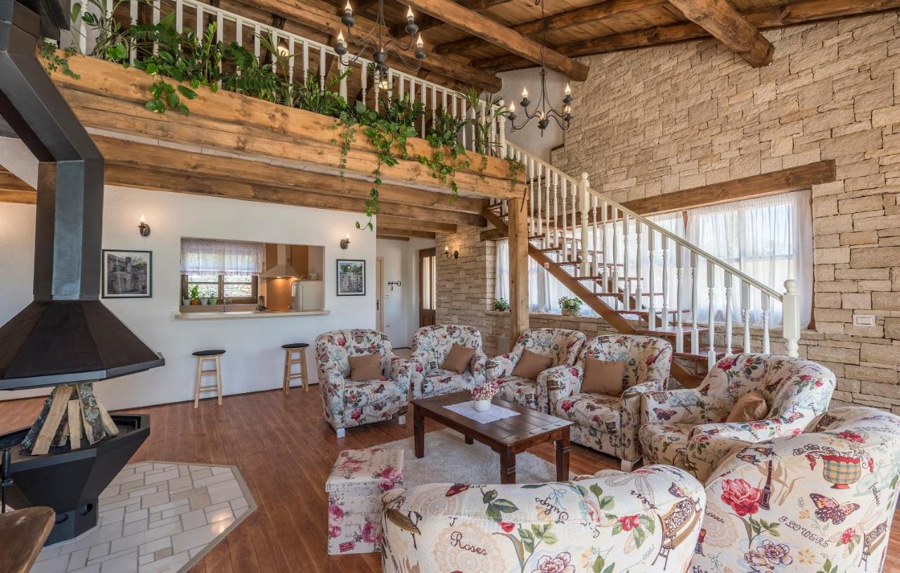 Family Villa Lipica With Private Pool And Jacuzzi Pazin Extérieur photo