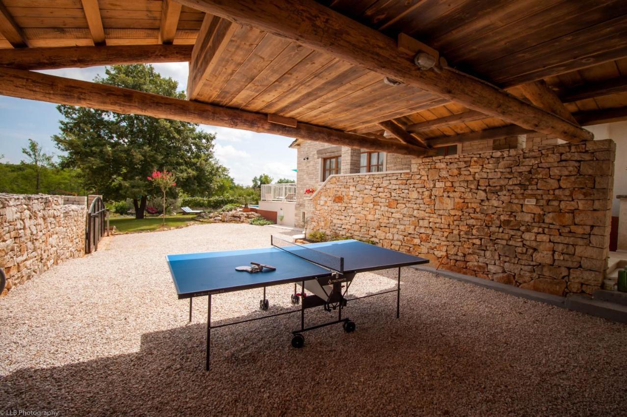 Family Villa Lipica With Private Pool And Jacuzzi Pazin Extérieur photo